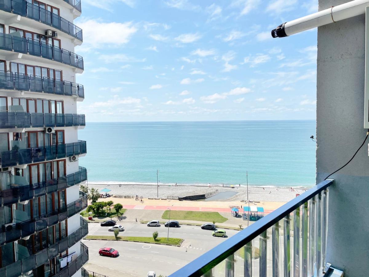 Beautiful Horizon First Line Apartman Batumi Kültér fotó